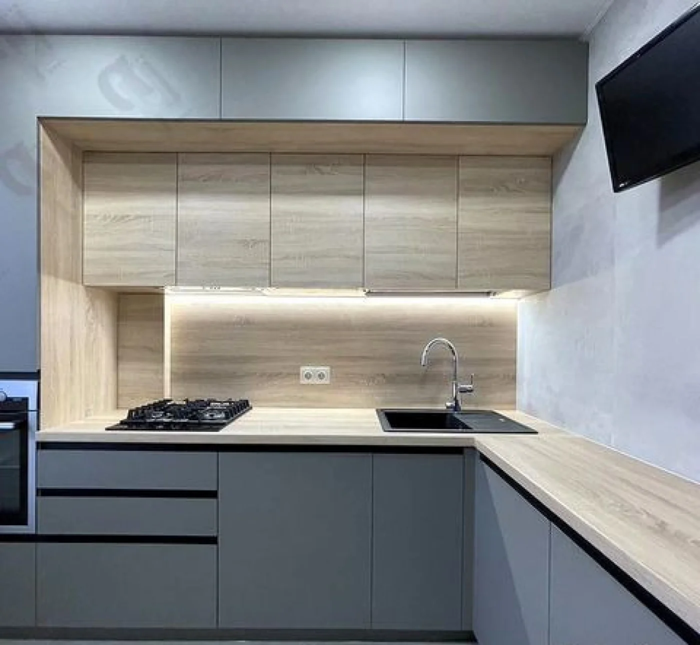 Кухня на заказ 250x60x200 см белые фасады ЛДСП