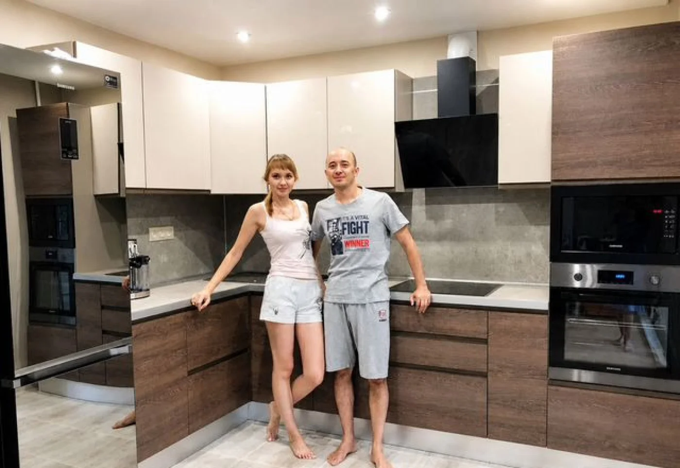 Прямая кухня на заказ из ЛДСП графитовый 245х67х198
